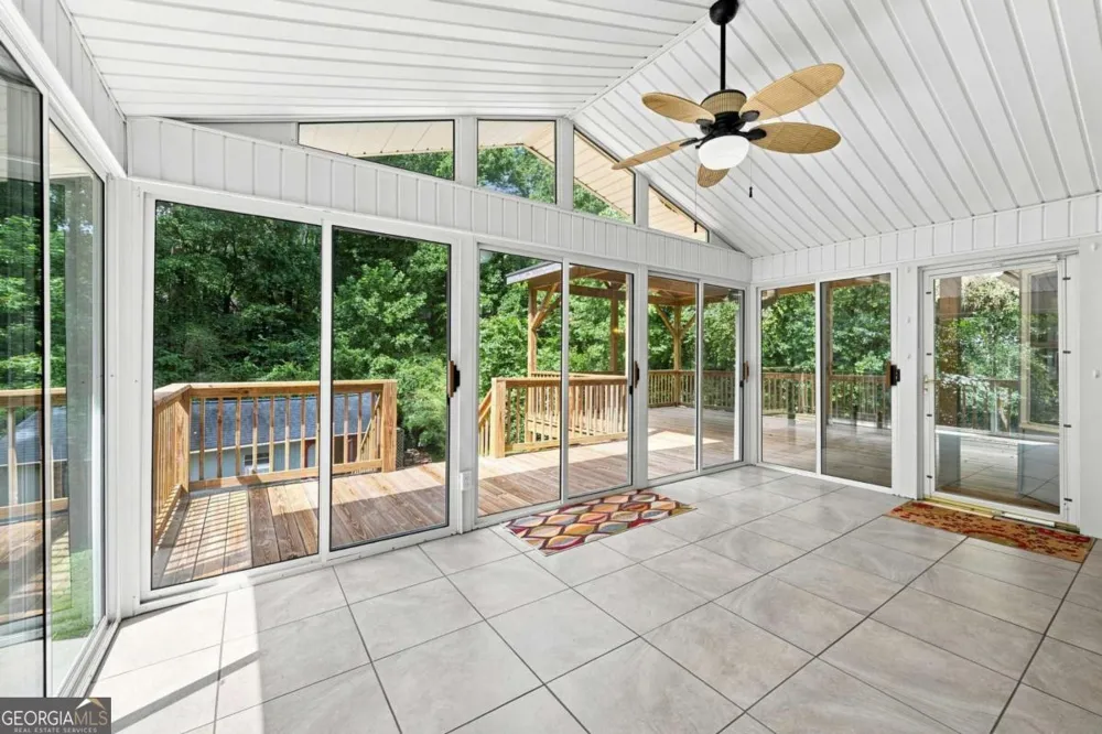 1599 Rangewood DR SW Lilburn, GA 30047