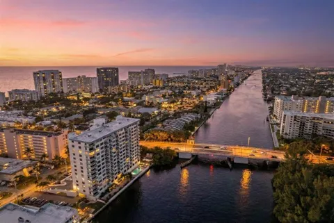 1401 Riverside Drive #307