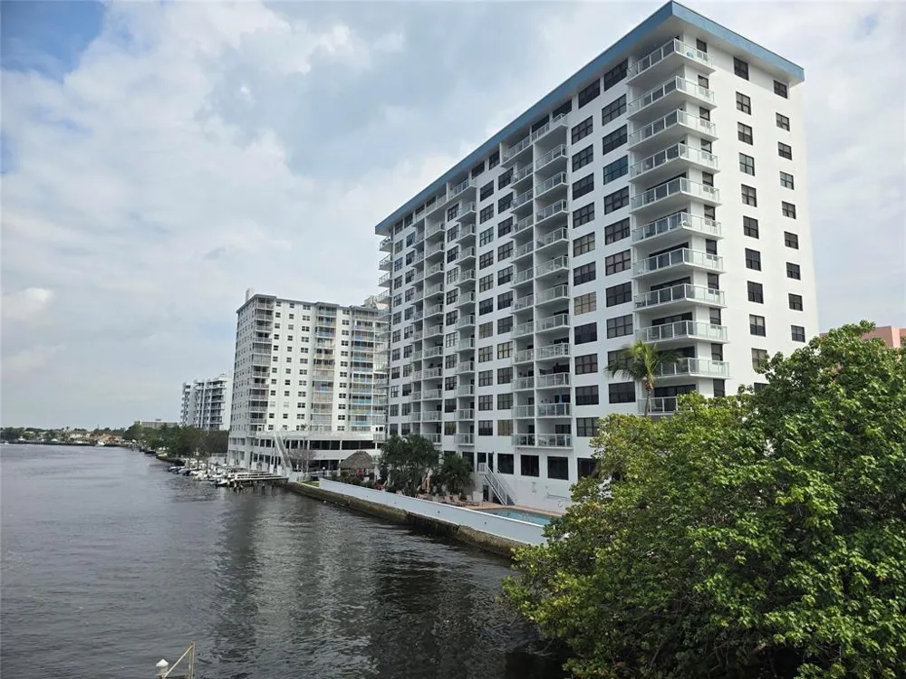 1401 Riverside Drive #307 Pompano Beach, FL 33062
