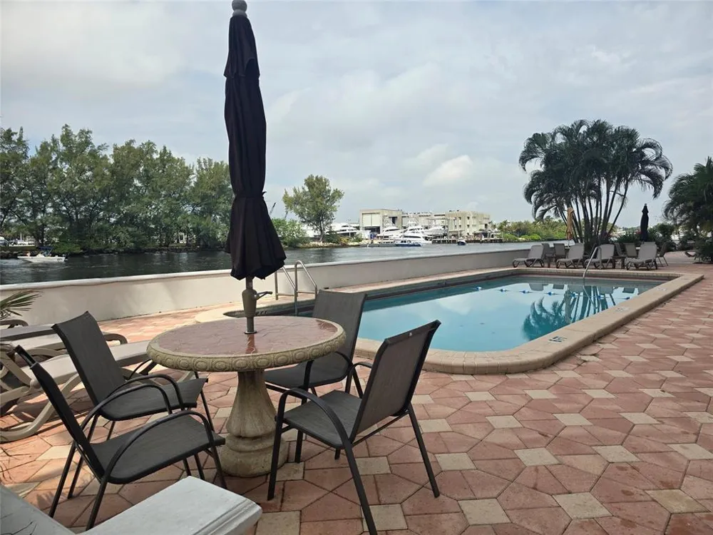 1401 Riverside Drive #307 Pompano Beach, FL 33062