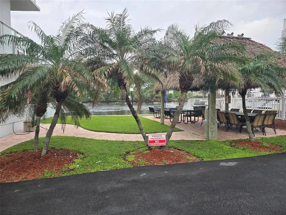 1401 Riverside Drive #307 Pompano Beach, FL 33062