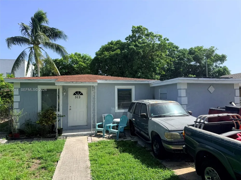 512 Independence Rd West Palm Beach, FL 33405