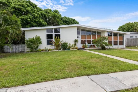 642 W OCEAN