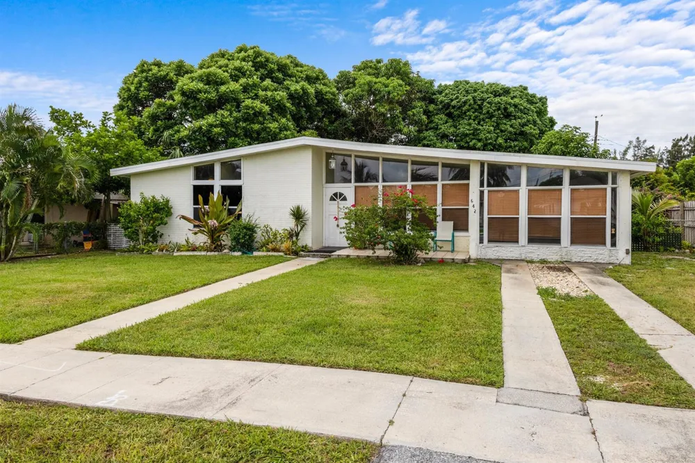 642 W OCEAN Boynton Beach, FL 33426