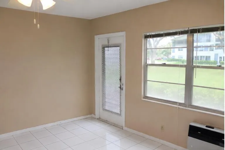 554 Mansfield Boca Raton, FL 33434