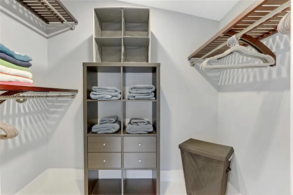 424 NE 27th Dr Wilton Manors, FL 33334