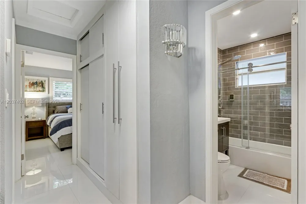 424 NE 27th Dr Wilton Manors, FL 33334