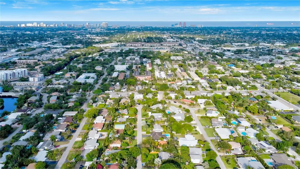 424 NE 27th Dr Wilton Manors, FL 33334