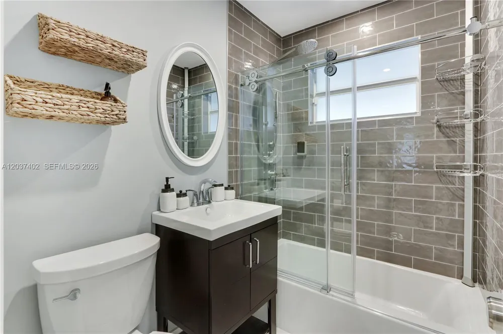 424 NE 27th Dr Wilton Manors, FL 33334