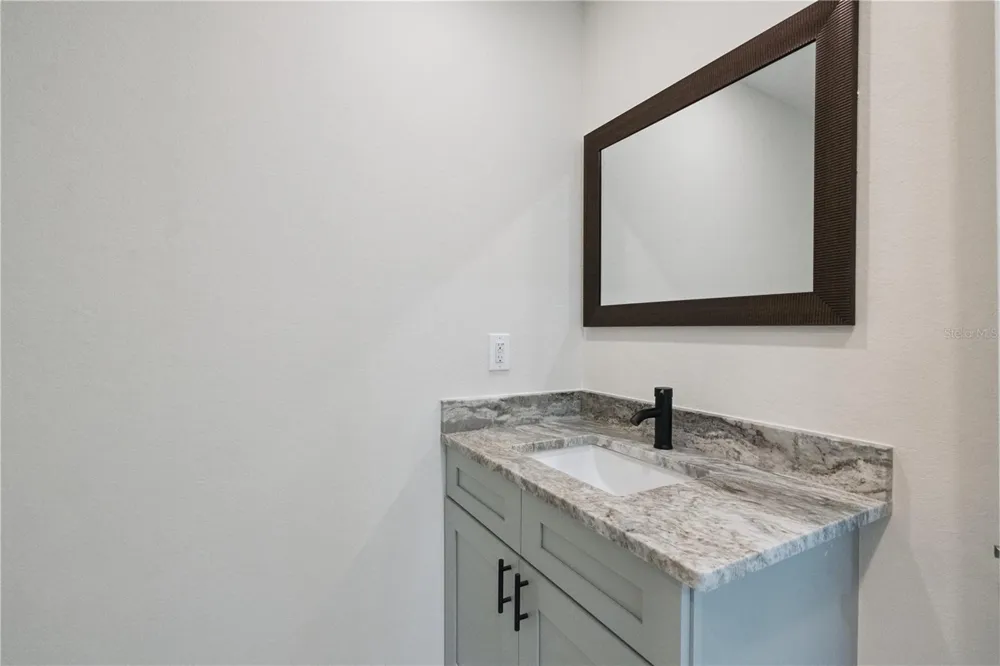 207 AVENUE E SE Winter Haven, FL 33880
