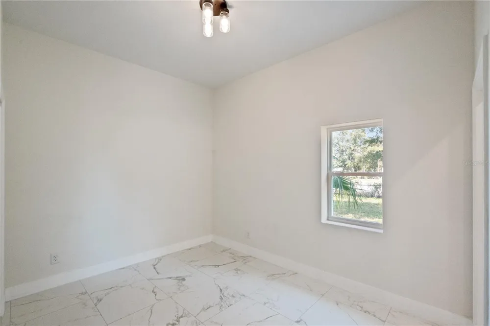 207 AVENUE E SE Winter Haven, FL 33880