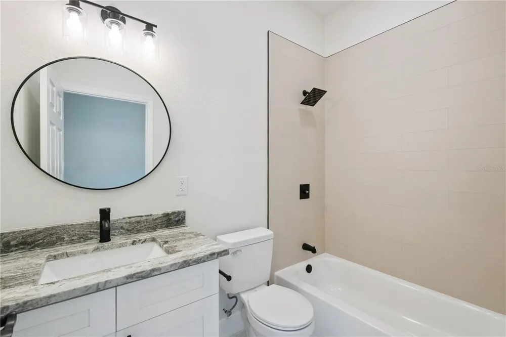 207 AVENUE E SE Winter Haven, FL 33880
