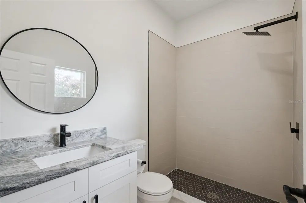 207 AVENUE E SE Winter Haven, FL 33880