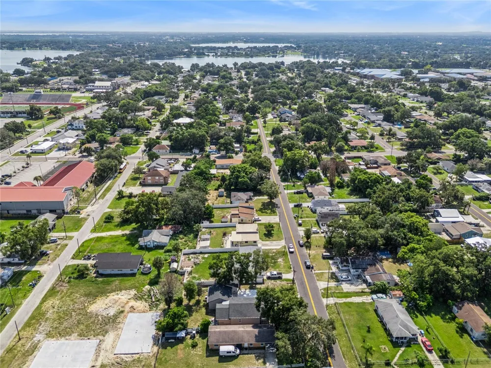 207 AVENUE E SE Winter Haven, FL 33880