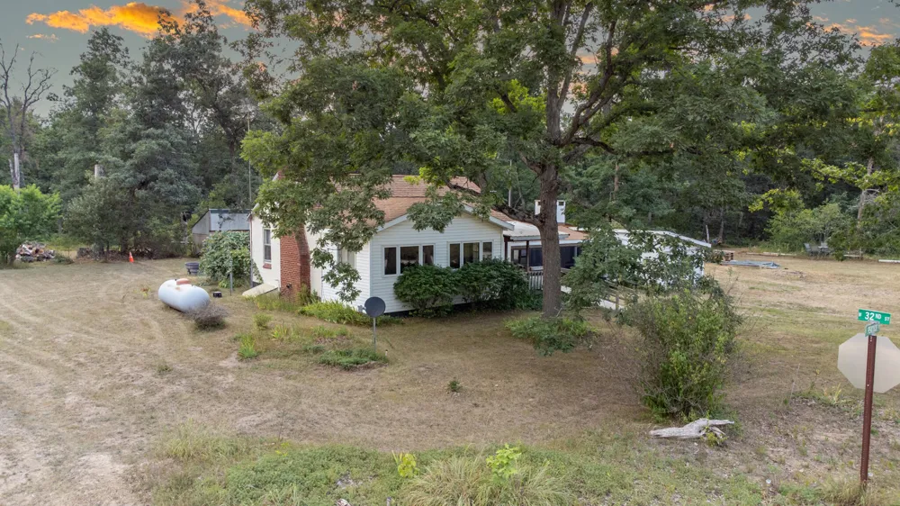 3985 S Peacock Trail Baldwin, MI 49304