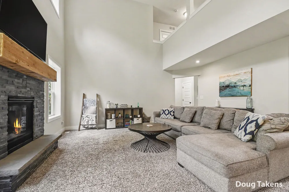 9413 Sunset Ridge Drive NE Algoma Township, MI 49341