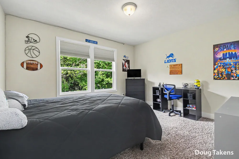 9413 Sunset Ridge Drive NE Algoma Township, MI 49341