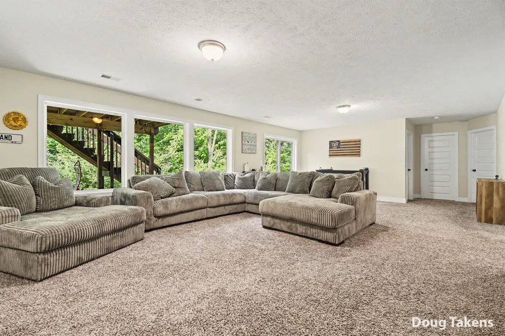 9413 Sunset Ridge Drive NE Algoma Township, MI 49341