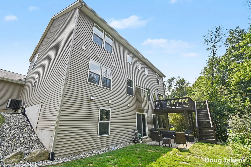 9413 Sunset Ridge Drive NE Algoma Township, MI 49341