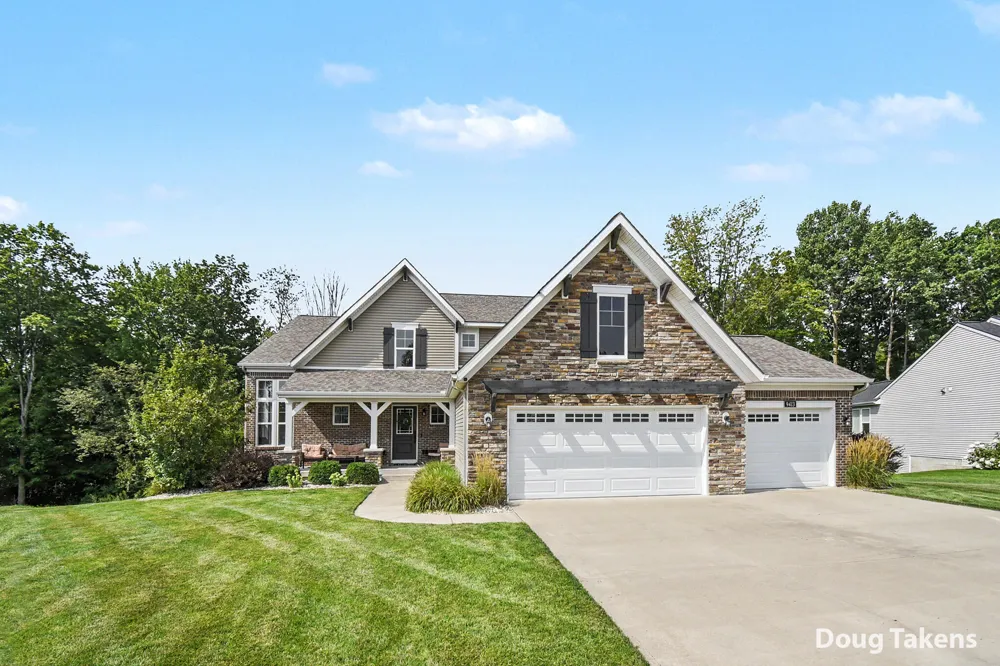 9413 Sunset Ridge Drive NE Algoma Township, MI 49341