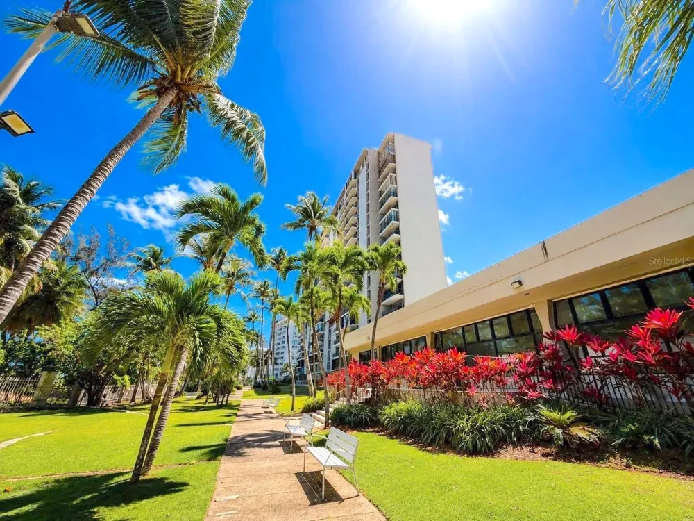 Villas del Mar PH AVE ISLA VERDE #H Carolina, PR 00979