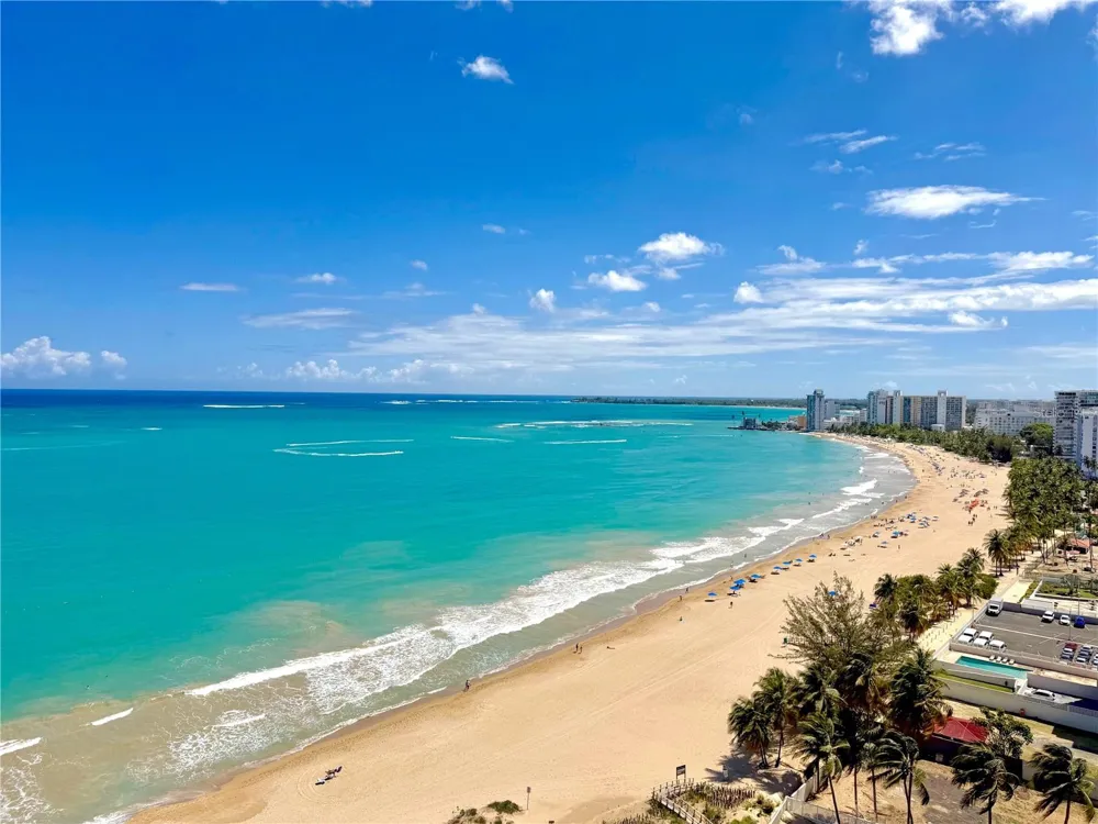 Villas del Mar PH AVE ISLA VERDE #H Carolina, PR 00979
