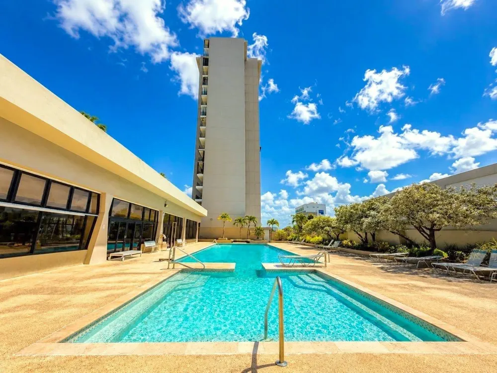 Villas del Mar PH AVE ISLA VERDE #H Carolina, PR 00979