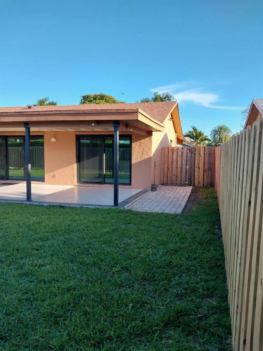 9321 NW 43RD Manor S Sunrise, FL 33351