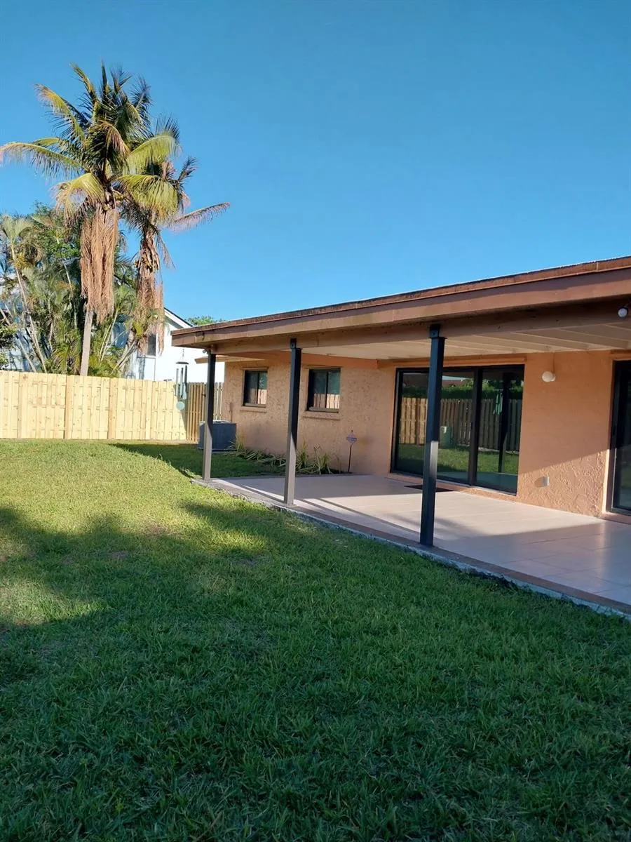 9321 NW 43RD Manor S Sunrise, FL 33351