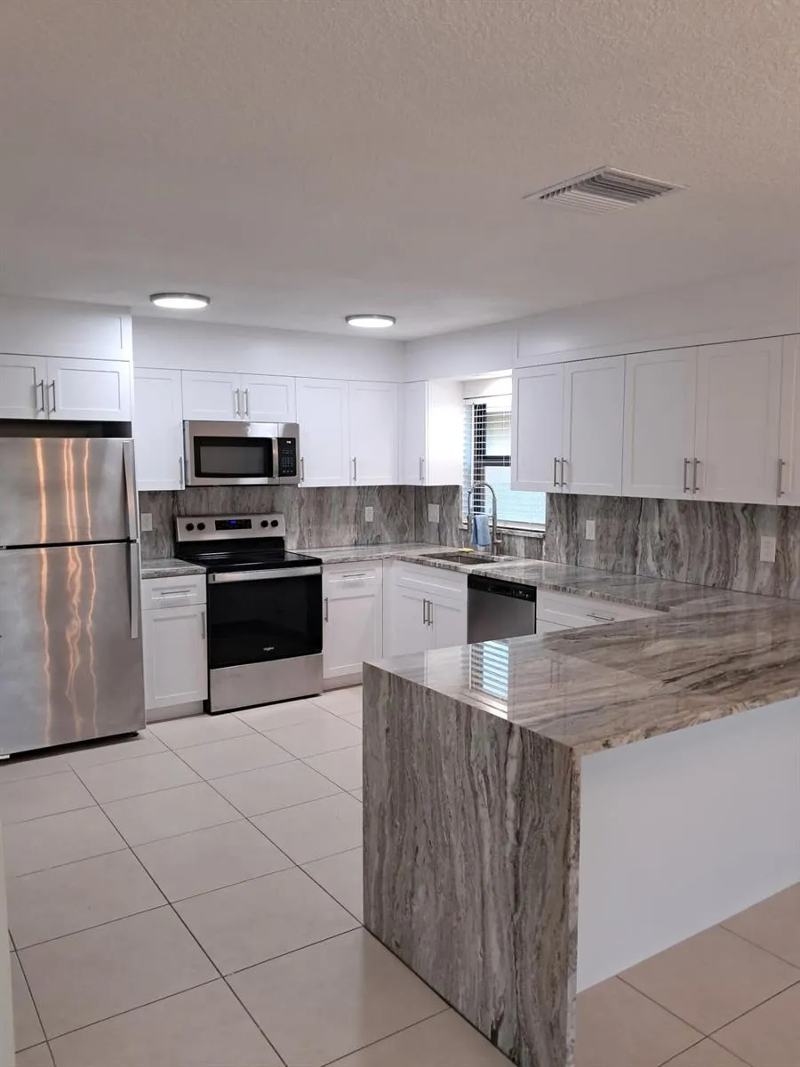 9321 NW 43RD Manor S Sunrise, FL 33351