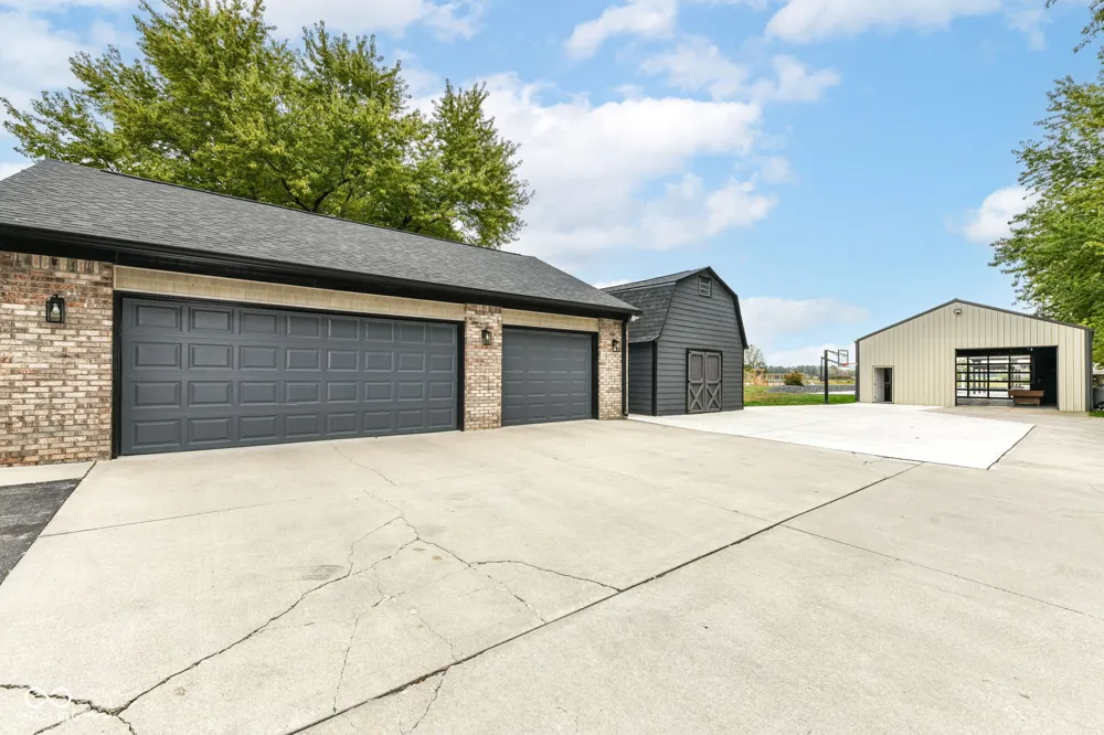 8585 County Road 925 E Brownsburg, IN 46112