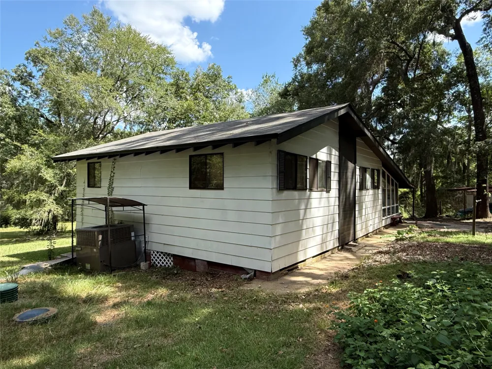 213 Dogwood Drive Elm Grove, LA 71051