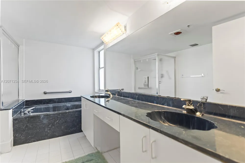 5876 Regal Glen Dr #101 Boynton Beach, FL 33437