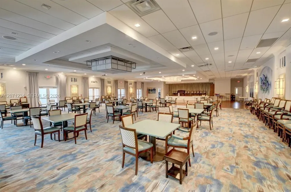 5876 Regal Glen Dr #101 Boynton Beach, FL 33437