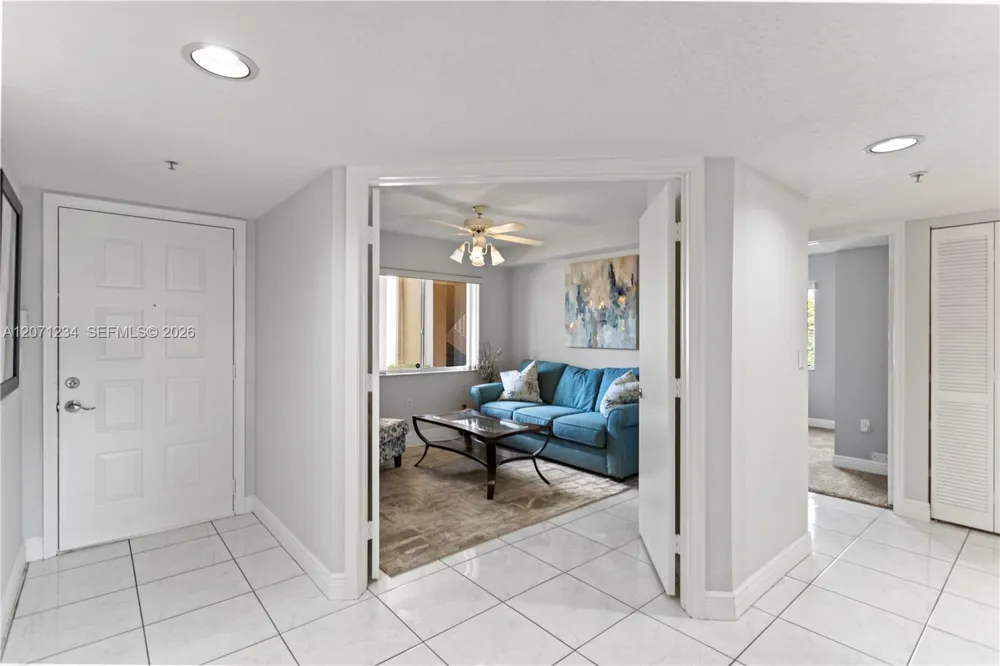 5876 Regal Glen Dr #101 Boynton Beach, FL 33437