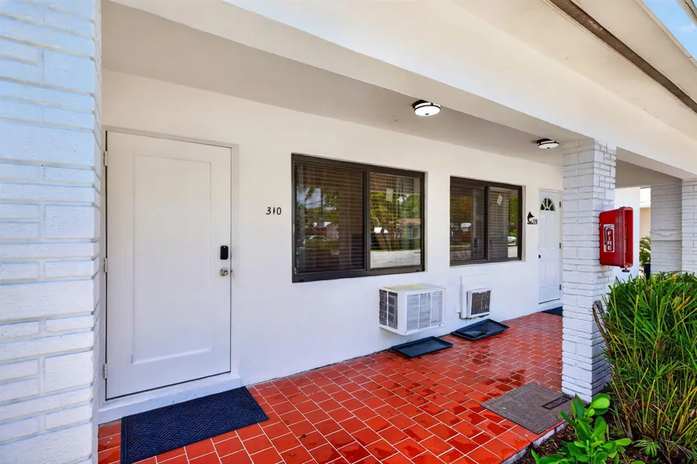 2101 SE 4TH AVENUE Fort Lauderdale, FL 33316