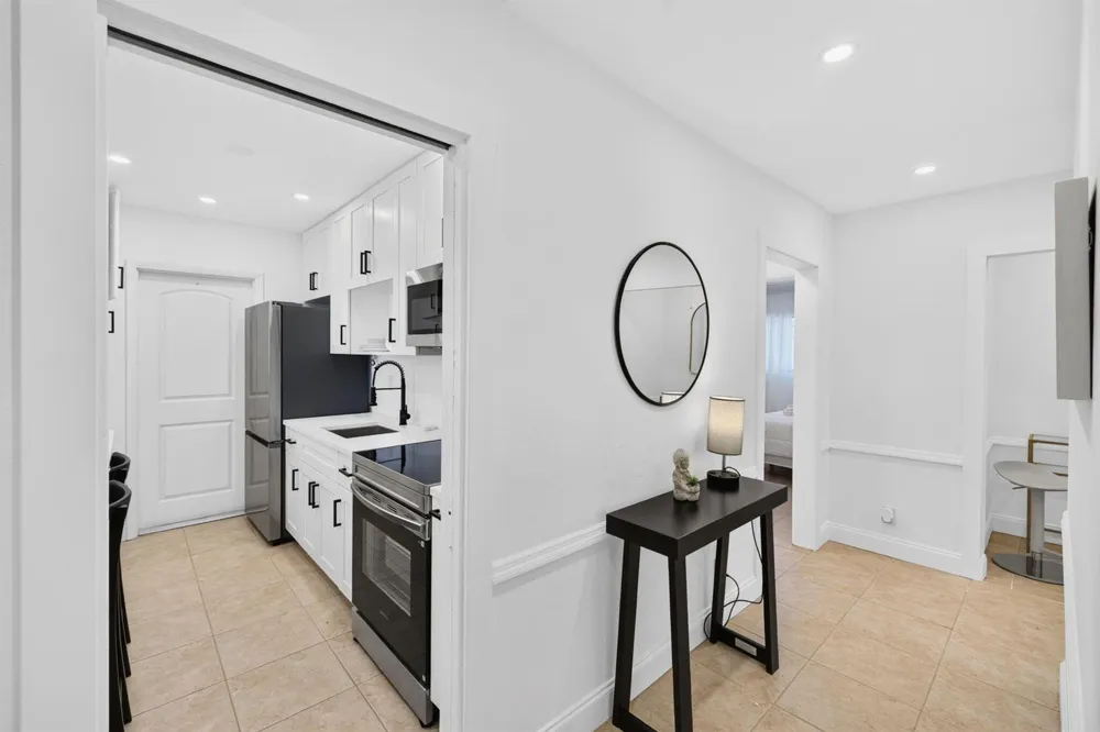2101 SE 4TH AVENUE Fort Lauderdale, FL 33316