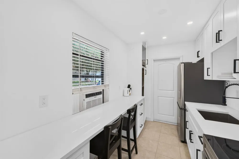 2101 SE 4TH AVENUE Fort Lauderdale, FL 33316