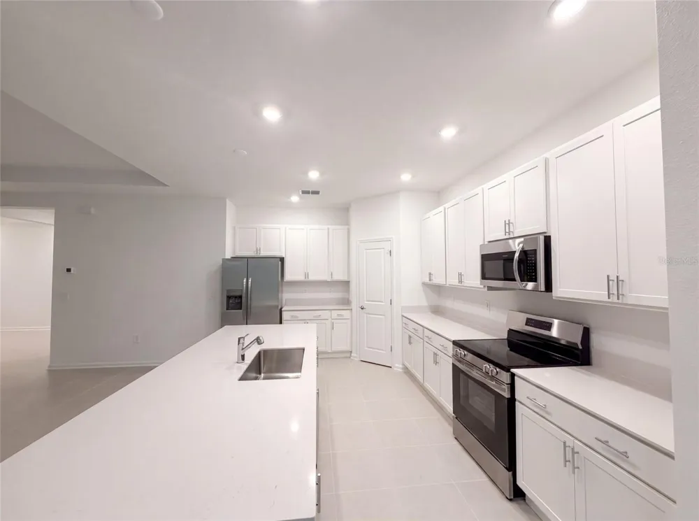 669 TUNDRA LOOP Groveland, FL 34736