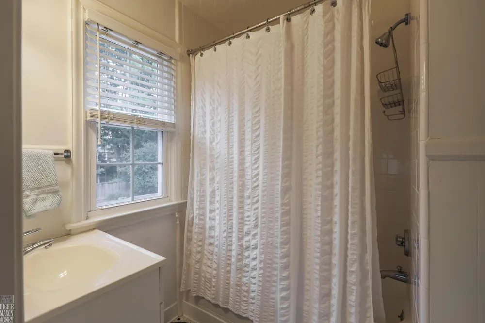 1024 Buckingham Road Grosse Pointe Park City, MI 48230
