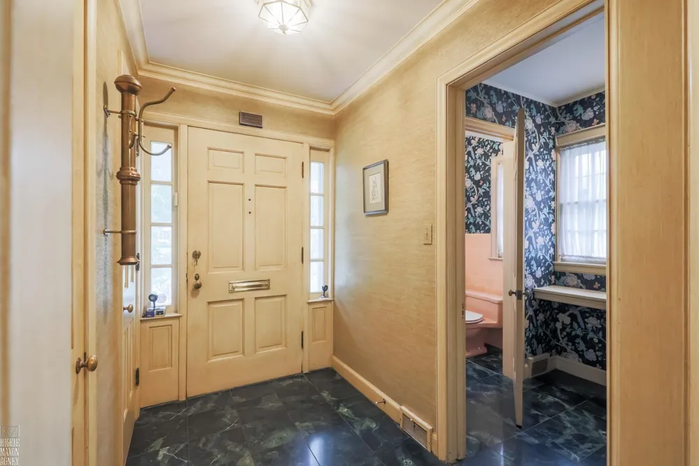 1024 Buckingham Road Grosse Pointe Park City, MI 48230