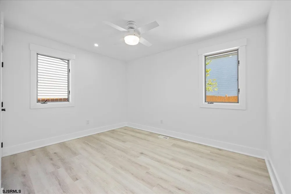 811 N Burghley Ave Ventnor, NJ 08406