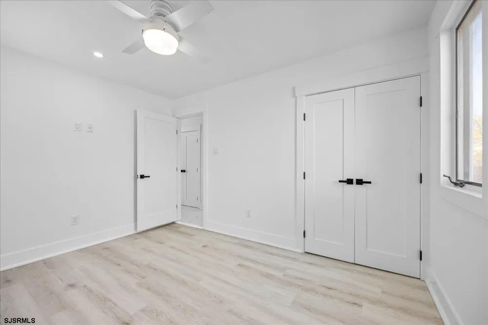 811 N Burghley Ave Ventnor, NJ 08406