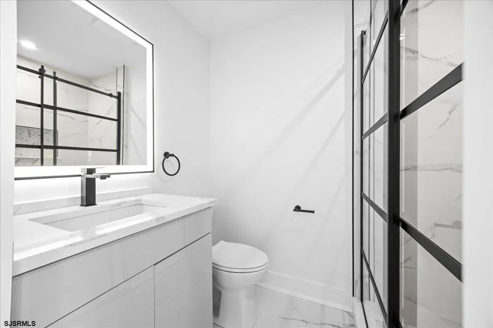 811 N Burghley Ave Ventnor, NJ 08406