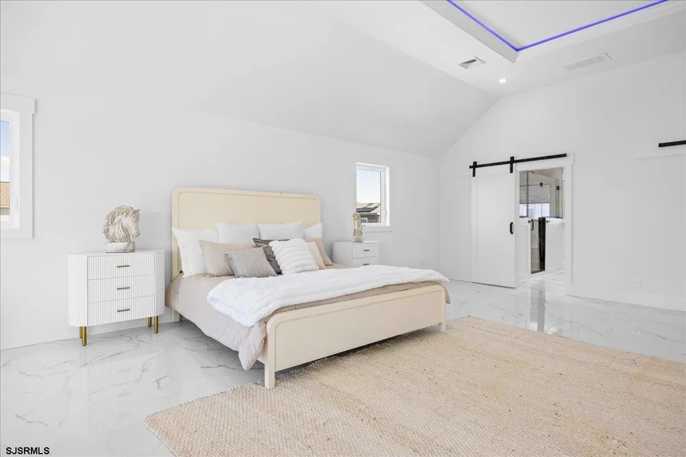 811 N Burghley Ave Ventnor, NJ 08406