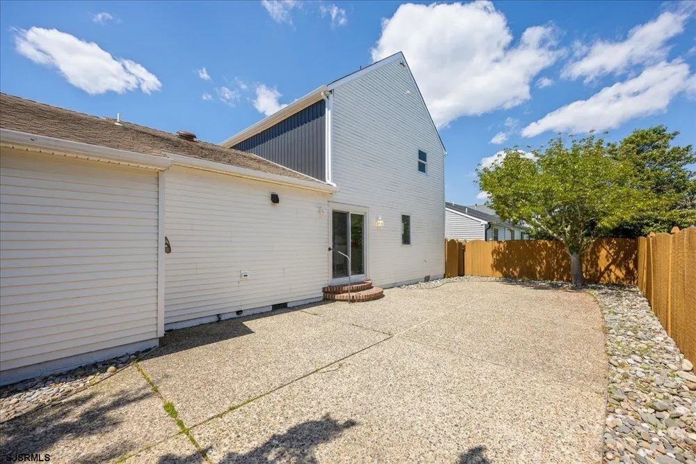 811 N Burghley Ave Ventnor, NJ 08406