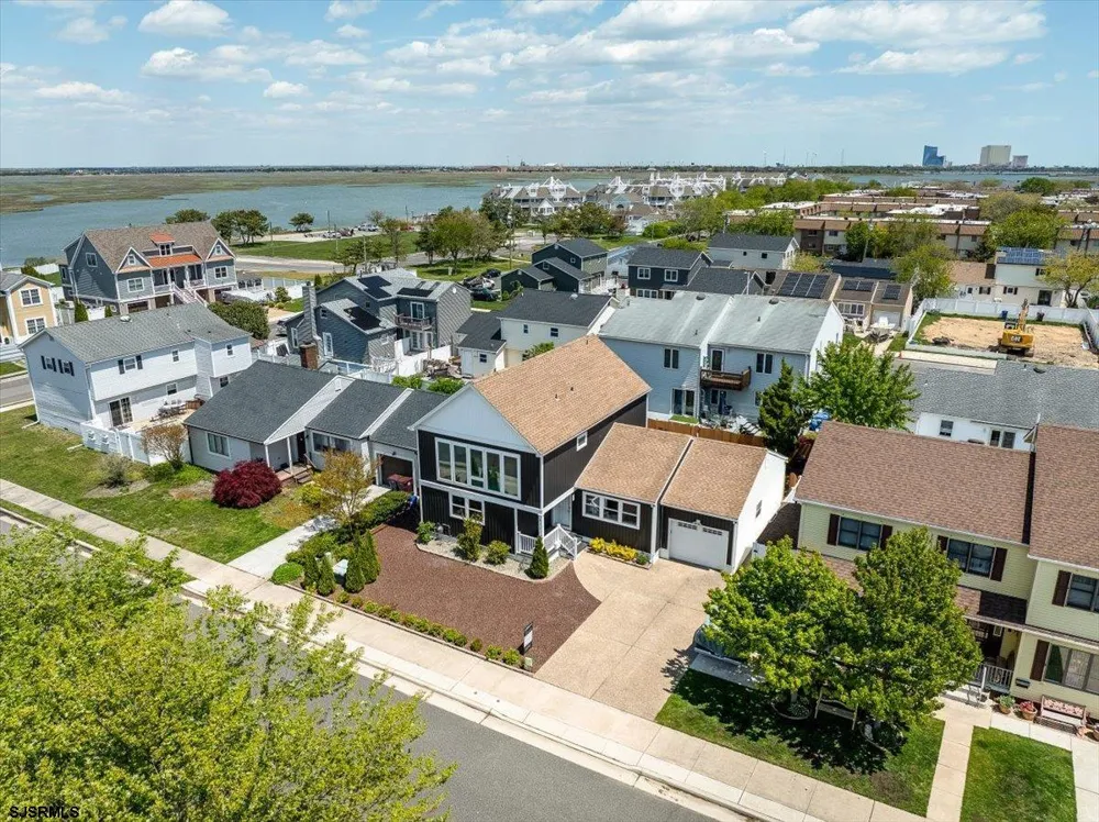 811 N Burghley Ave Ventnor, NJ 08406