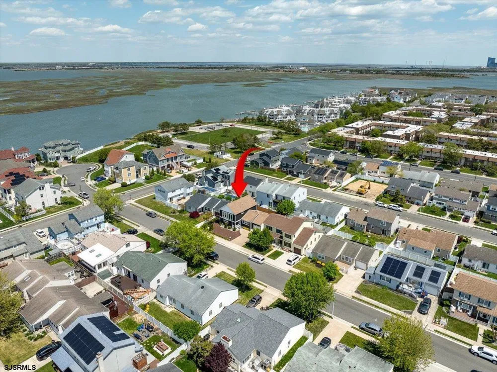 811 N Burghley Ave Ventnor, NJ 08406