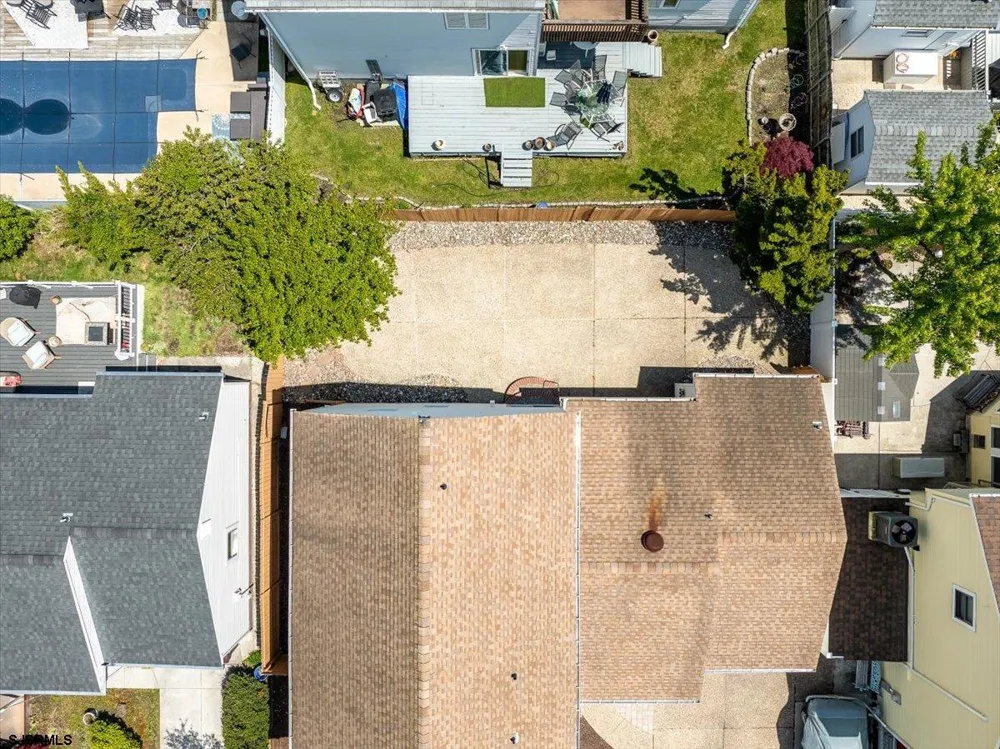 811 N Burghley Ave Ventnor, NJ 08406