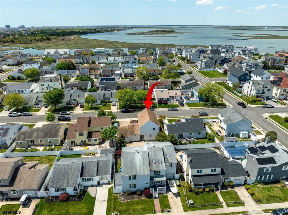 811 N Burghley Ave Ventnor, NJ 08406